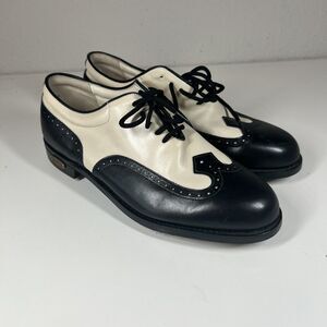FootJoy Classics Vintage wingtip Leather Soft Spike Golf Shoes womens Size 7B R